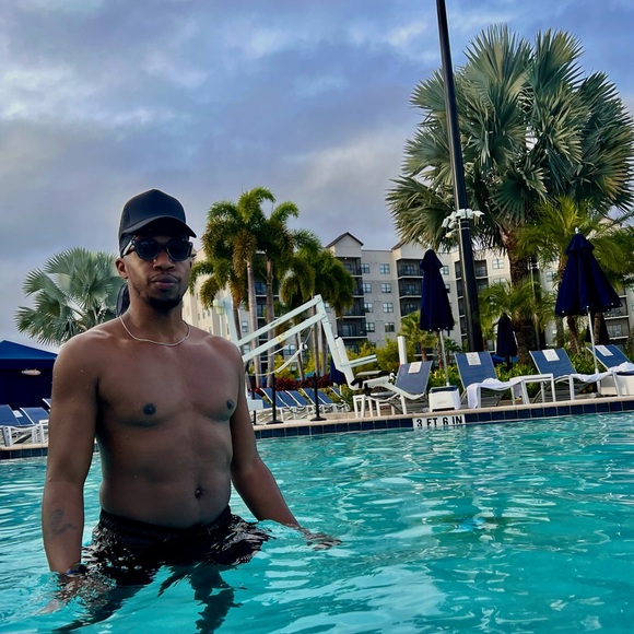 Meet The Posher - Picture 3 of 7